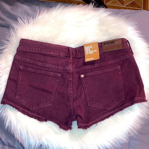 NWT H&M Denim Mini Shorts Burgundy Size 8 - Picture 2 of 2